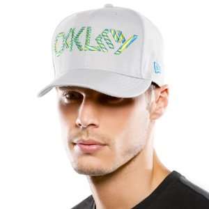  Oakley Like A Flash Mens Fashion Hat   Stone Grey / Size 
