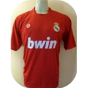  REAL MADRID SOCCER JERSEY SIZE LARGE. NEW.RED: Sports 