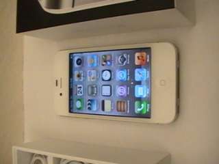 SPRINT Apple iPhonE 4 8GB WHITE VERY GOOD NO CONTRACT WARRANTY 10/19 