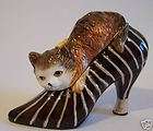 Seymour Mann 2001 Timeless Traditions Cat on Shoe Trink