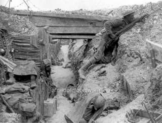 Photo 1916 Battle of the Somme British in Trench  