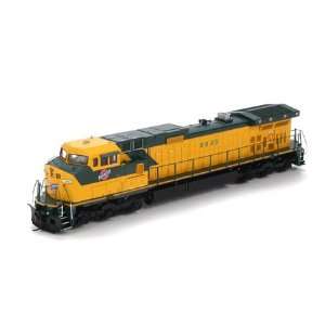  HO RTR C44 9W, C&NW #8646 ATH78850: Toys & Games