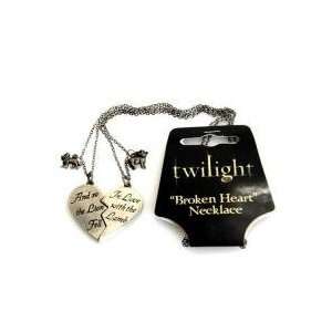    Neca Twilight Lion and Lamb Broken Heart Necklace Set Toys & Games