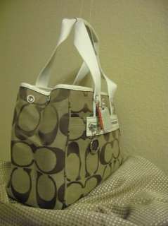 NEW COACH Daisy Sig Lg Tote MFSRP $248 Brown/White (50% discount 