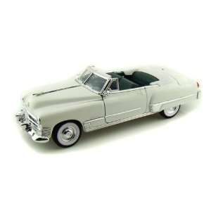  1949 Cadillac Coupe De Ville Convertible 1/18 White: Toys 