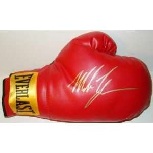  Mike Tyson SIGNED Everlast Boxing Glove JSA X07476 