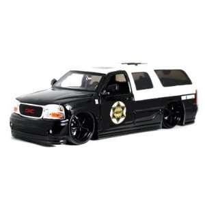  Jada 1/24 GMC Yukon Denali Police SUV: Toys & Games