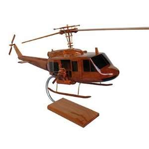    Toys and Models NMUH1 UH 1 Iroquois 1 33 scale model Toys & Games