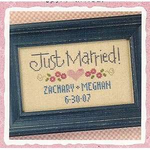  Just Married   Cross Stitch Pattern Arts, Crafts & Sewing