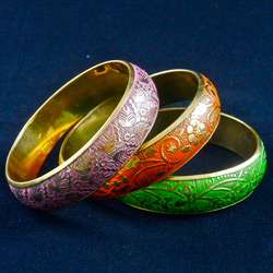 The Alpana Beautiful Pattern Enameled Brass Handmade Bangle (India)