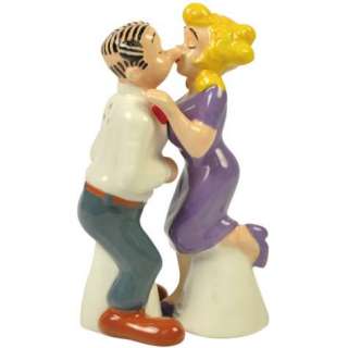 21301   Blondie & Dagwood Kissing Salt & Pepper Shakers (BLONDIE 