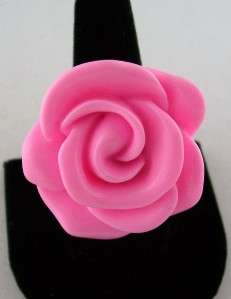 CHUNKY LITE PINK LUCITE ROSE FLOWER COCKTAIL RING, NEW  