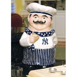 NEW YORK YANKEES Traditional Ceramic CHEF COOKIE JAR (11 1/2 TALL x 7 