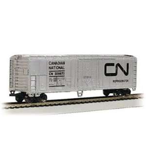   Canadian National (Silver) 50 Steel Refrigerated Car Ho Scale: Toys