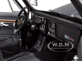 1972 Chevrolet Fleetside Pickup Truck Matt Black 1/18 Diecast Car 