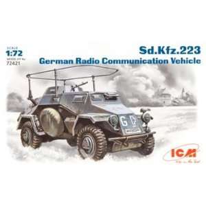   72 Sd.Kfz.233 German Radio Communication Car (Plastic Model Vehicle