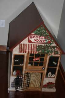CUSTOM MADE DOG HOUSE KENNEL   HAND PAINTED, EXCELLENT CONDITION`RARE 